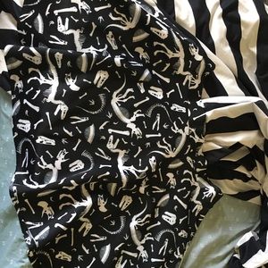 Dinosaur hot topic skirt! NWOT